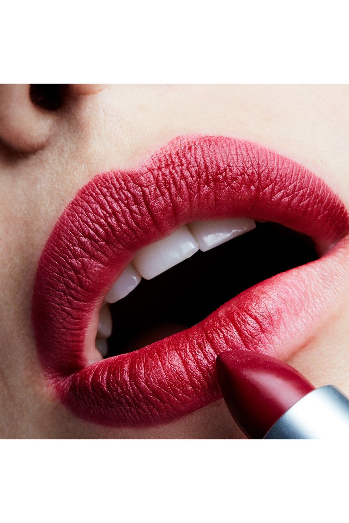 Mac  رژ لب مات مخملی MAC مدل D FOR DANGER پیگمنت قوی و جذاب