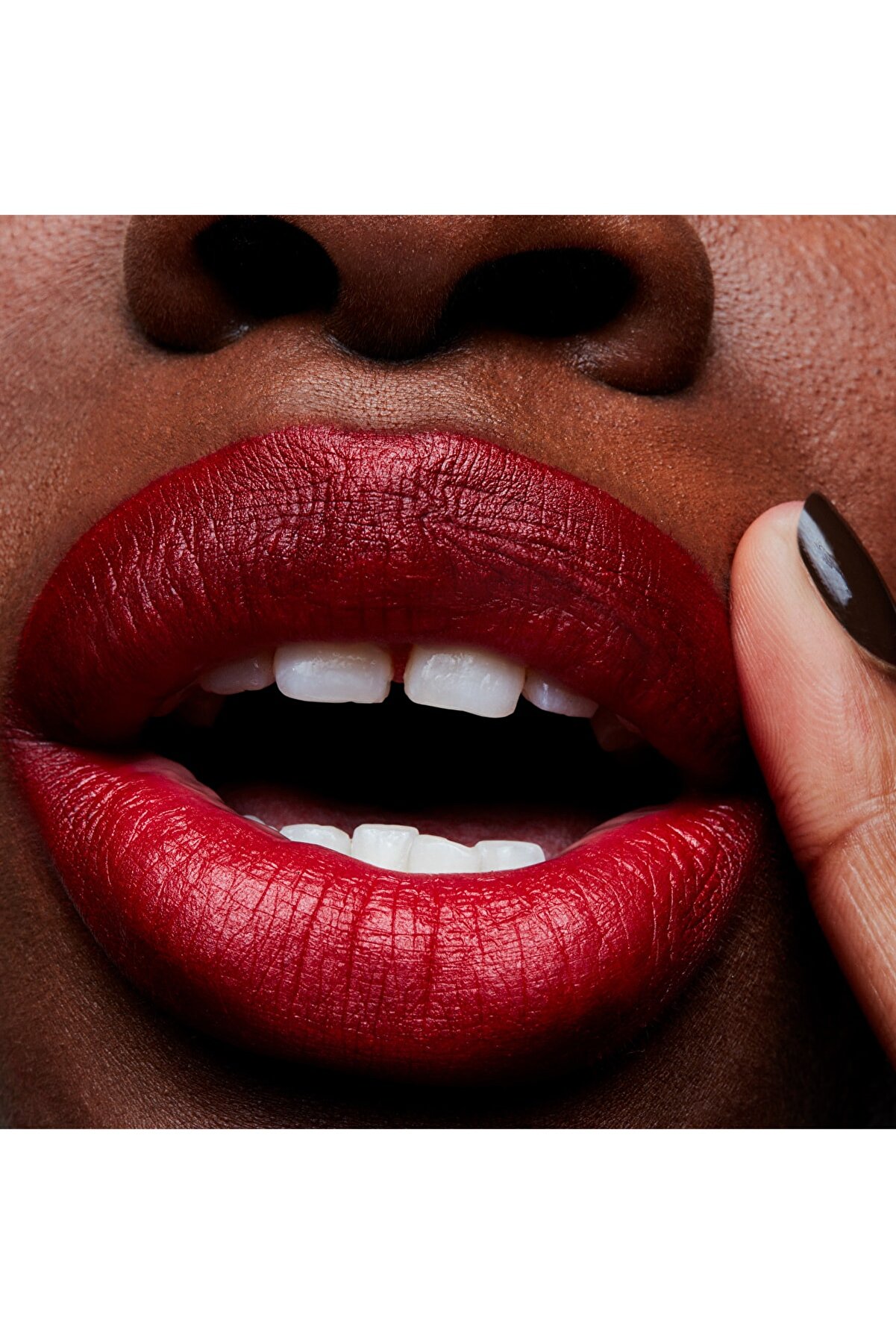 Mac  رژ لب مات مخملی MAC مدل RED ROCK پیگمنت قوی و جذاب
