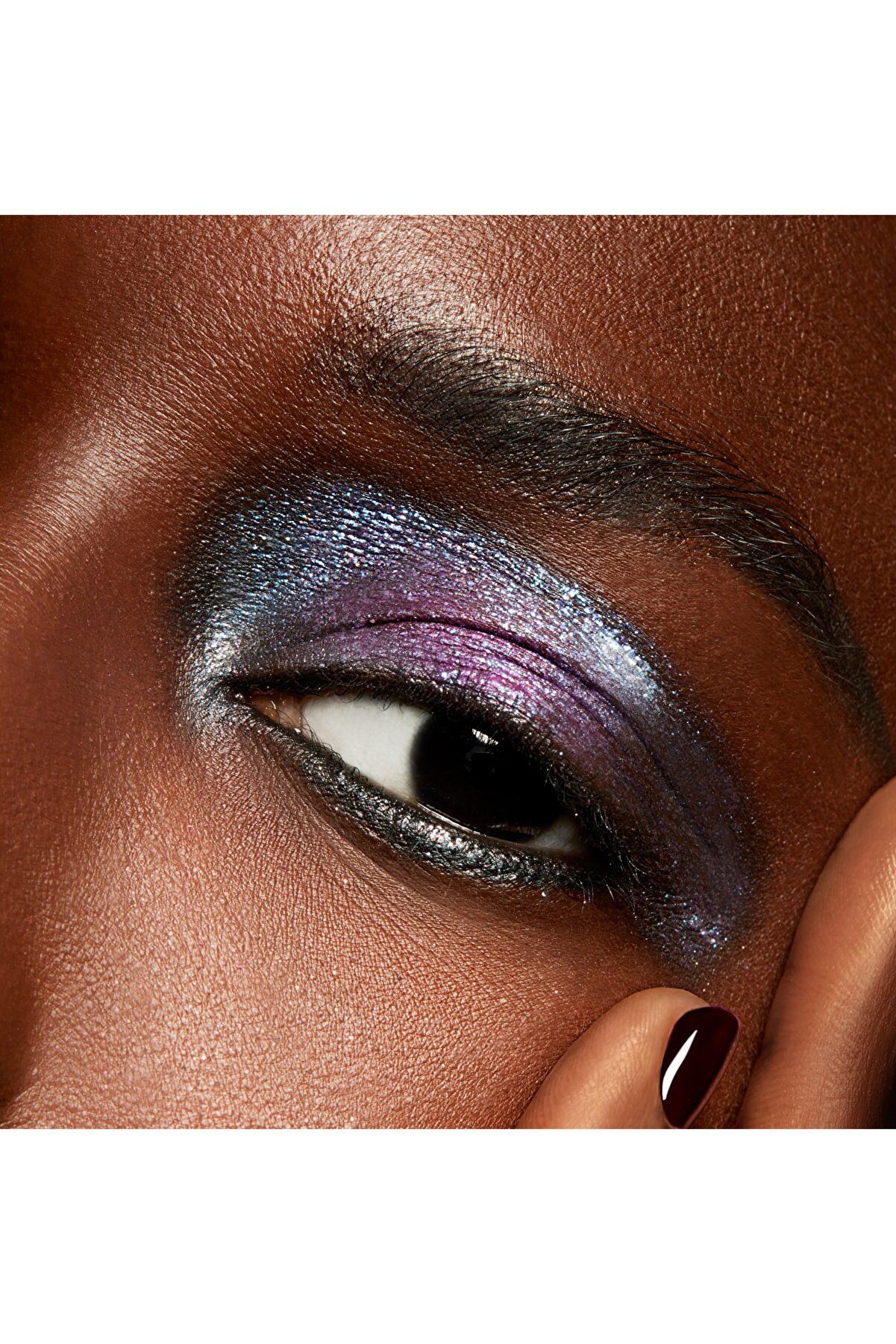 سایه چشم مایع متالیک گلیتری الماسی Dazzleshadow Diamond Crumbles مدل DIAMOND CRUMBLES حجم 4.6 میل   مک MAC