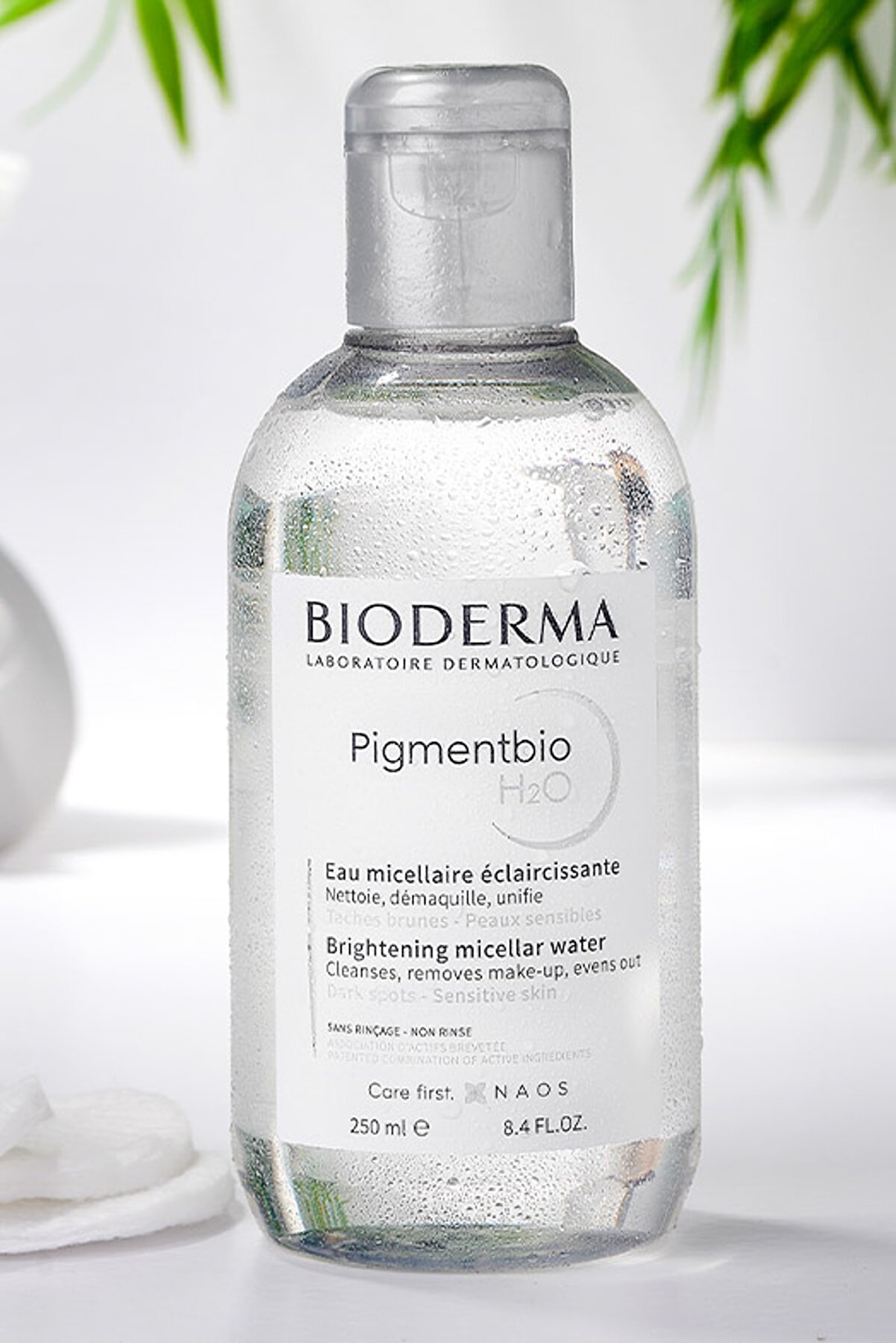 محلول پاک کننده آرایش ضد لک و روشن کننده پوست با حجم 250 میل بایودرما Bioderma