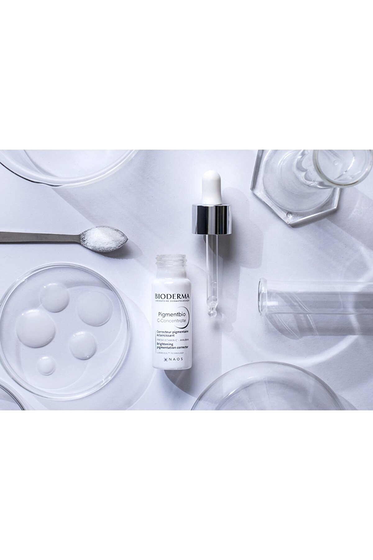سرم روشن کننده مناطق حساس مدل Pigmentbio با حجم 15 میل بایودرما Bioderma