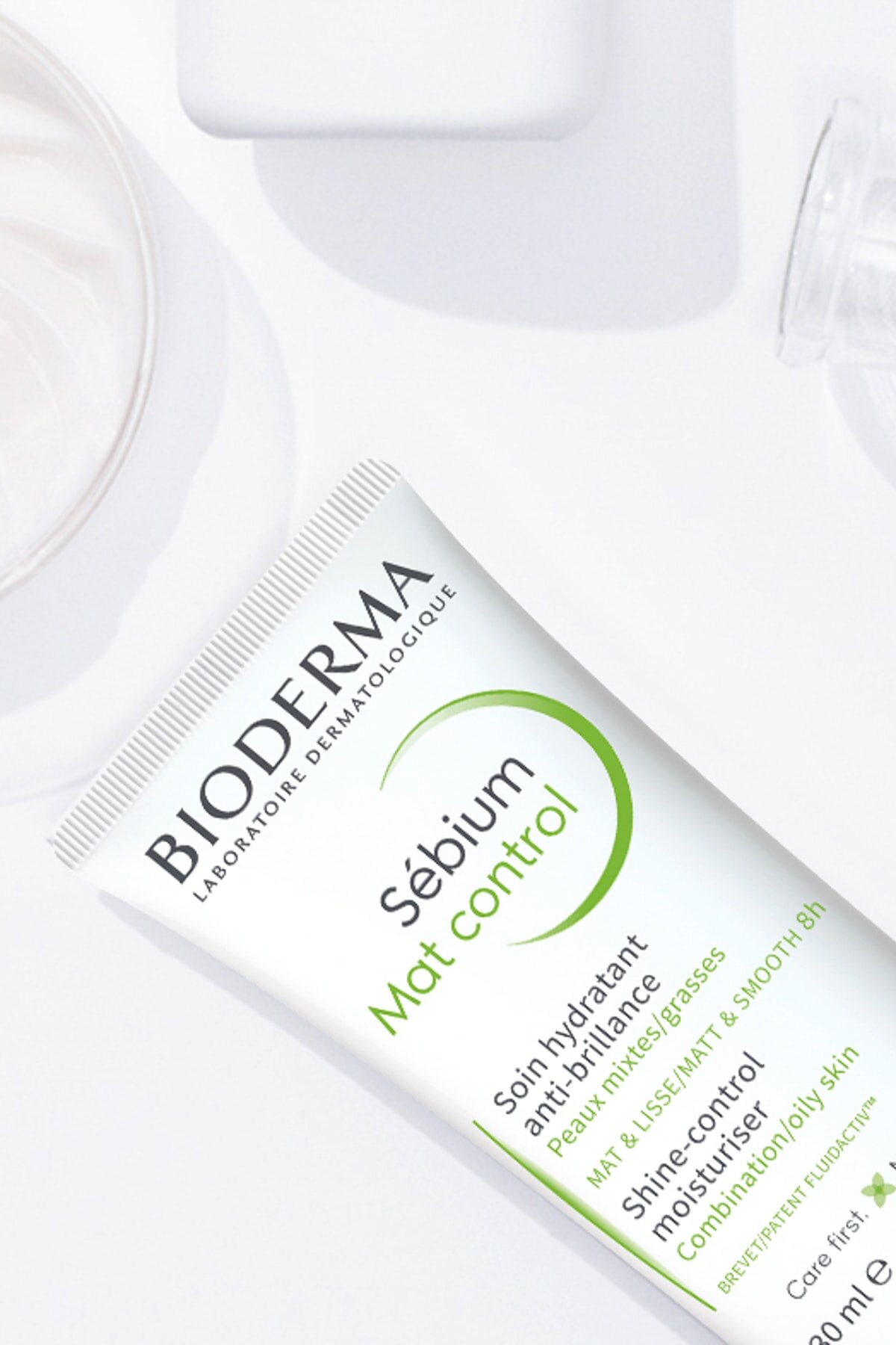 کرم مرطوب کننده پوست چرب با حجم 30 میل بایودرما Bioderma