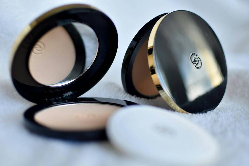 پنکک جوردانی گلد ناب Giordani Gold Sheer Powder SPF 15