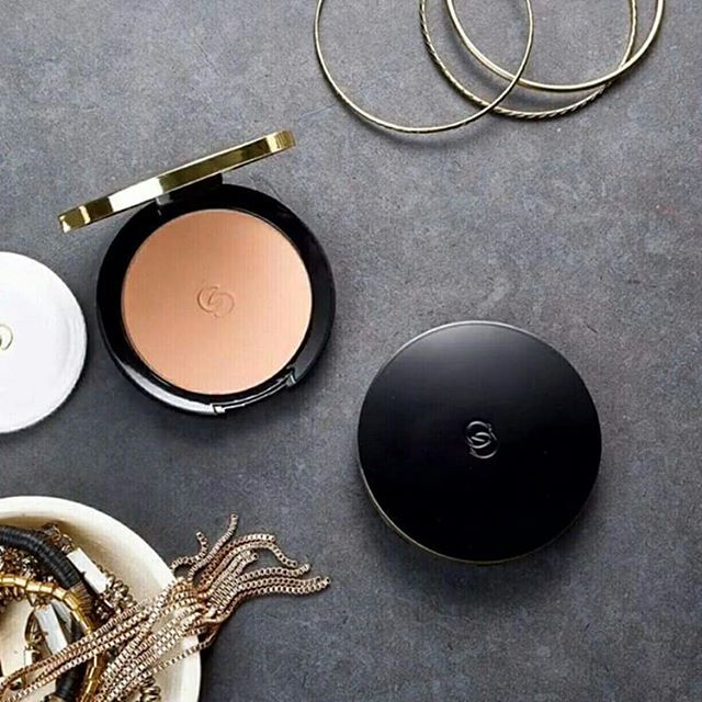پنکک جوردانی گلد ناب Giordani Gold Sheer Powder SPF 15