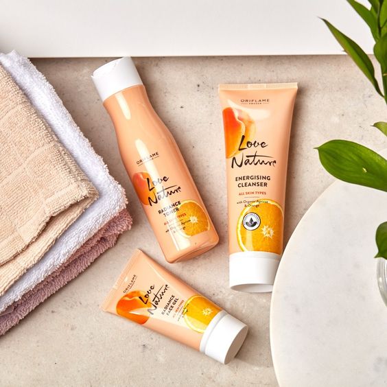 شوینده صورت زردآلو پرتقال لاونیچر Energising Cleanser