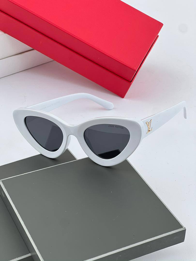 عینک آفتابی YSL مدل گربه‌ای