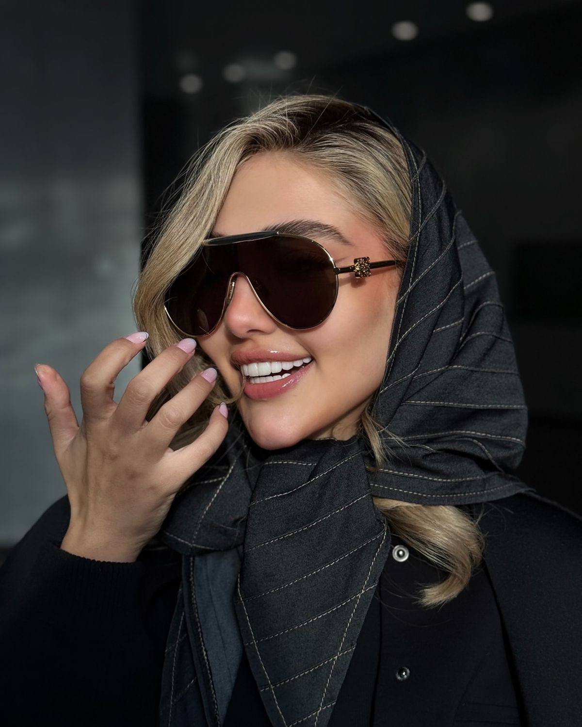عینک آفتابی زنانه لوئو اورسایز مشکی طلایی UV400