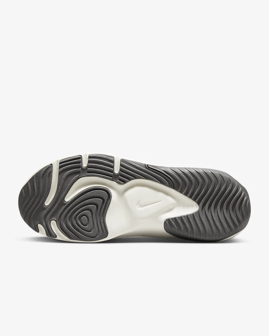 Nike Legend Essential 3 خرید و قیمت کفش ورزشی