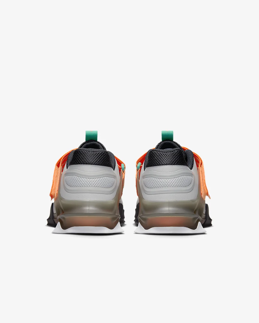 ساوالئوس نایک Nike Savaleos - کفش ورزشی اصل نایکی